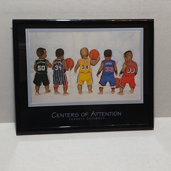 Centers of attention wall photo - Picture 1 of 1